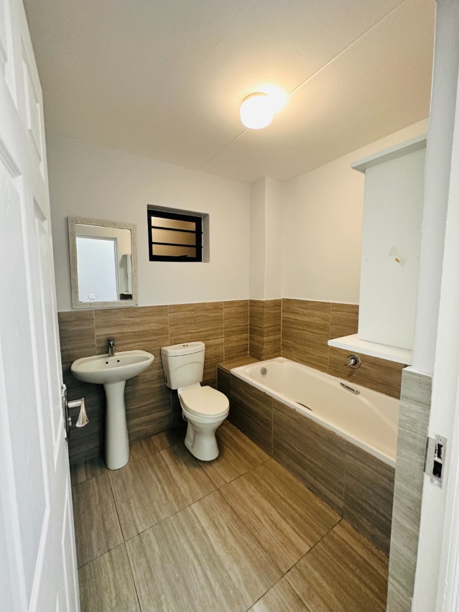 2 Bedroom Property for Sale in Parklands North Western Cape